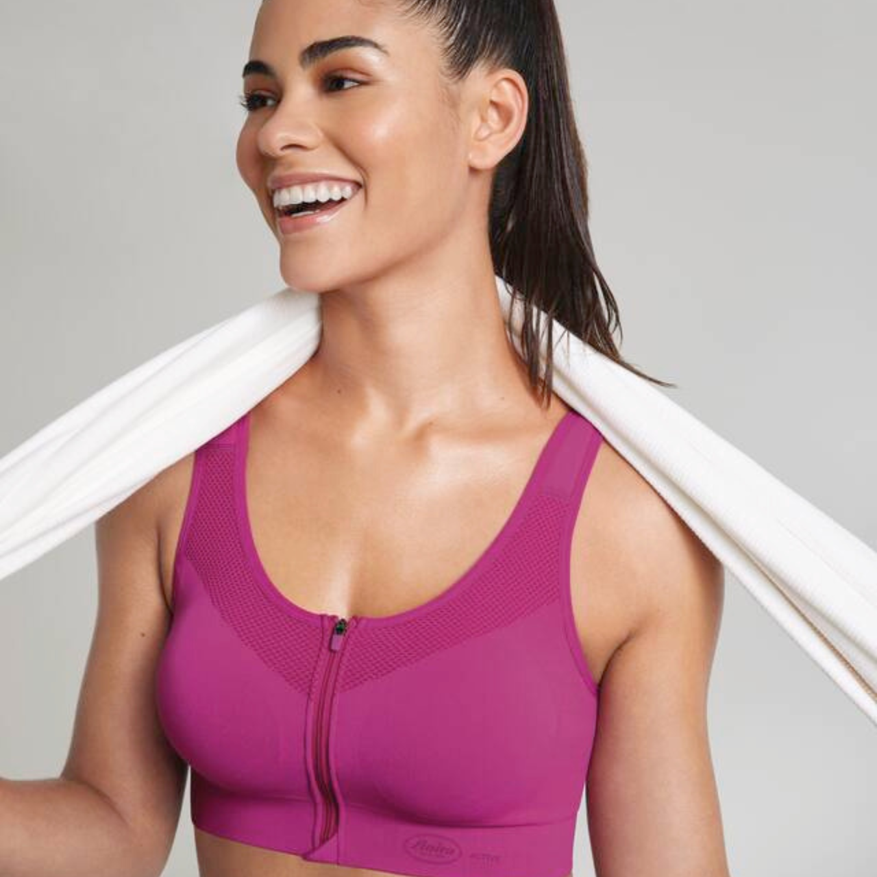 Easy Move Zip Sports Top