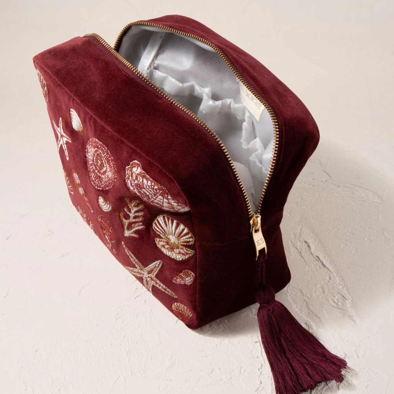 Ocean Treasures Velvet Wash Bag in Port