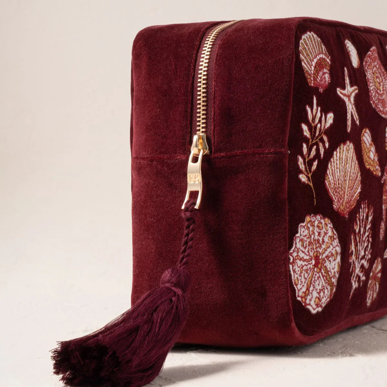 Ocean Treasures Velvet Wash Bag in Port