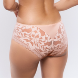 Leia Shorty in Rose Paradis