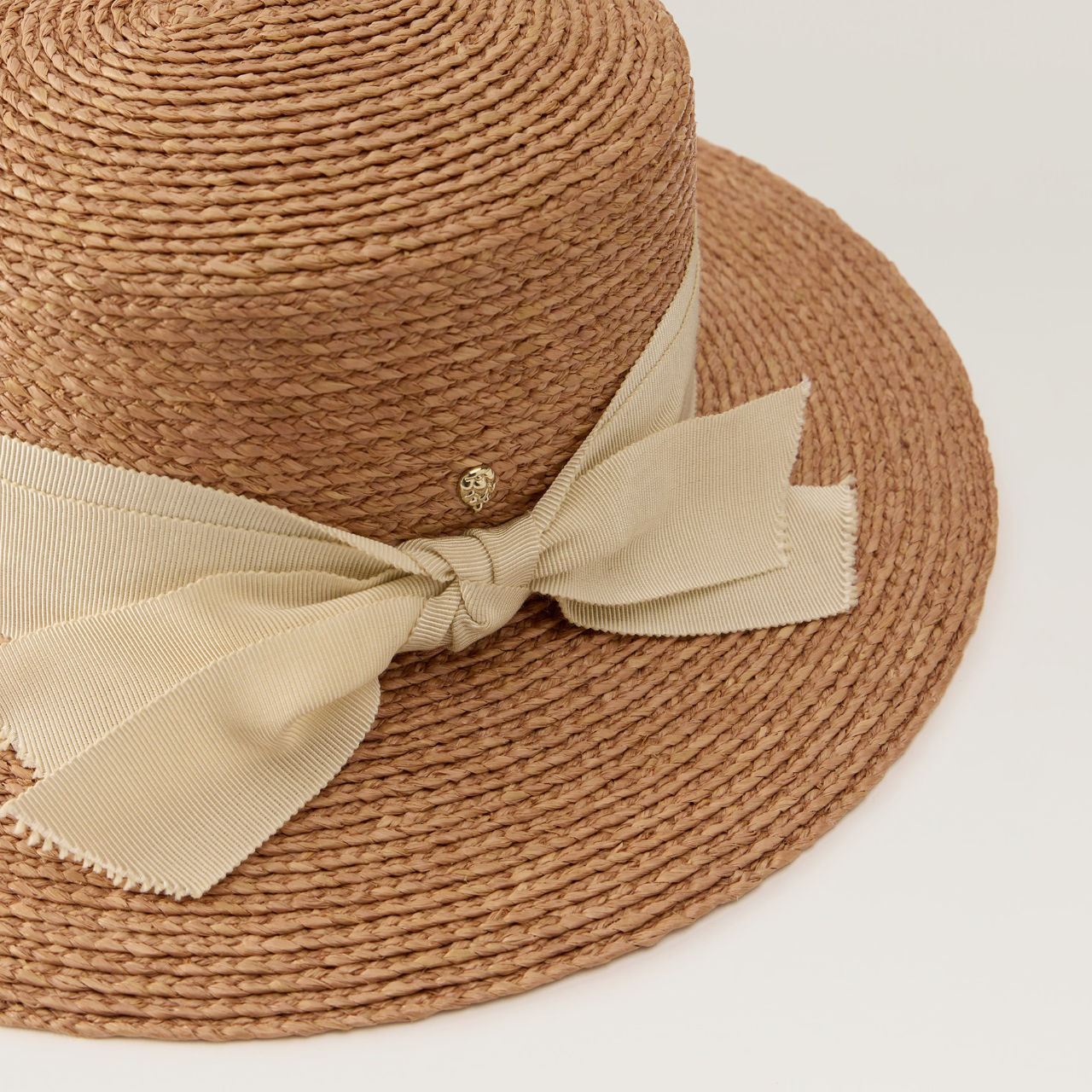 Dulani Raffia Braid Boater Hat in Nougat/Cream