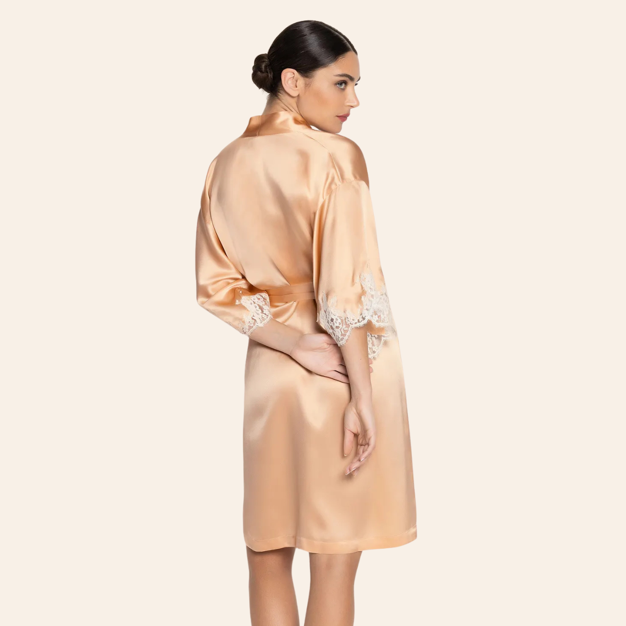 Splendeur Soie Mid-Length Silk Robe in Splendeur Peche