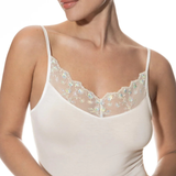 Serie Delightful Spaghetti Camisole in Champagne