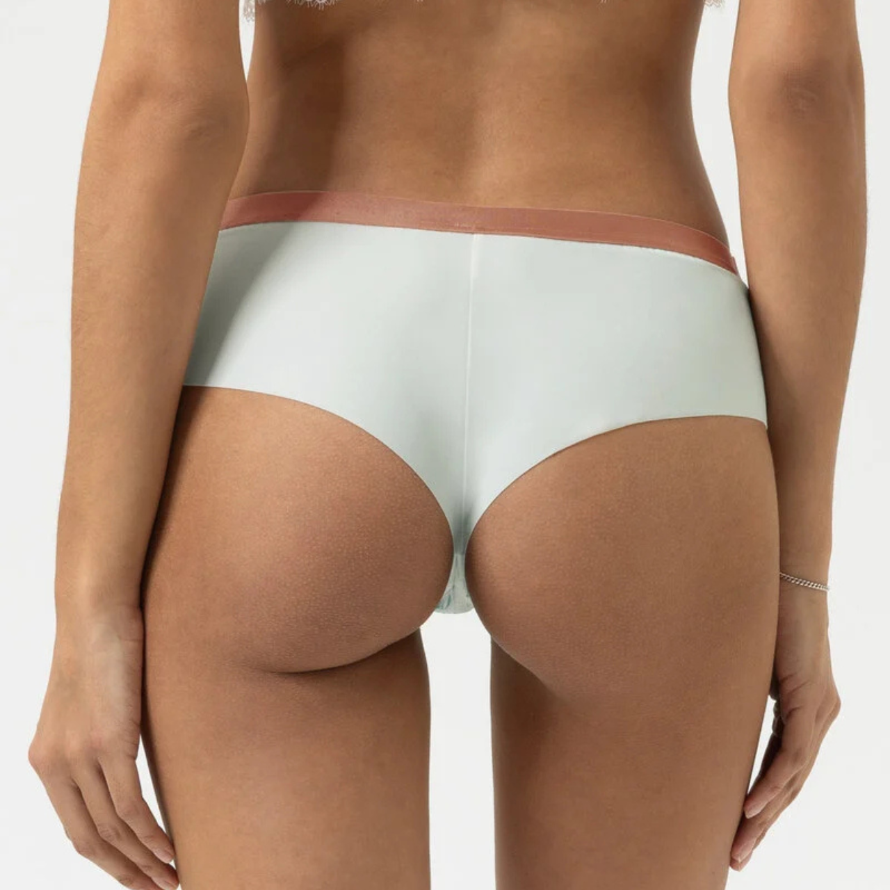 Serie Poetry Vogue Cheeky Hipster in Oatmilk