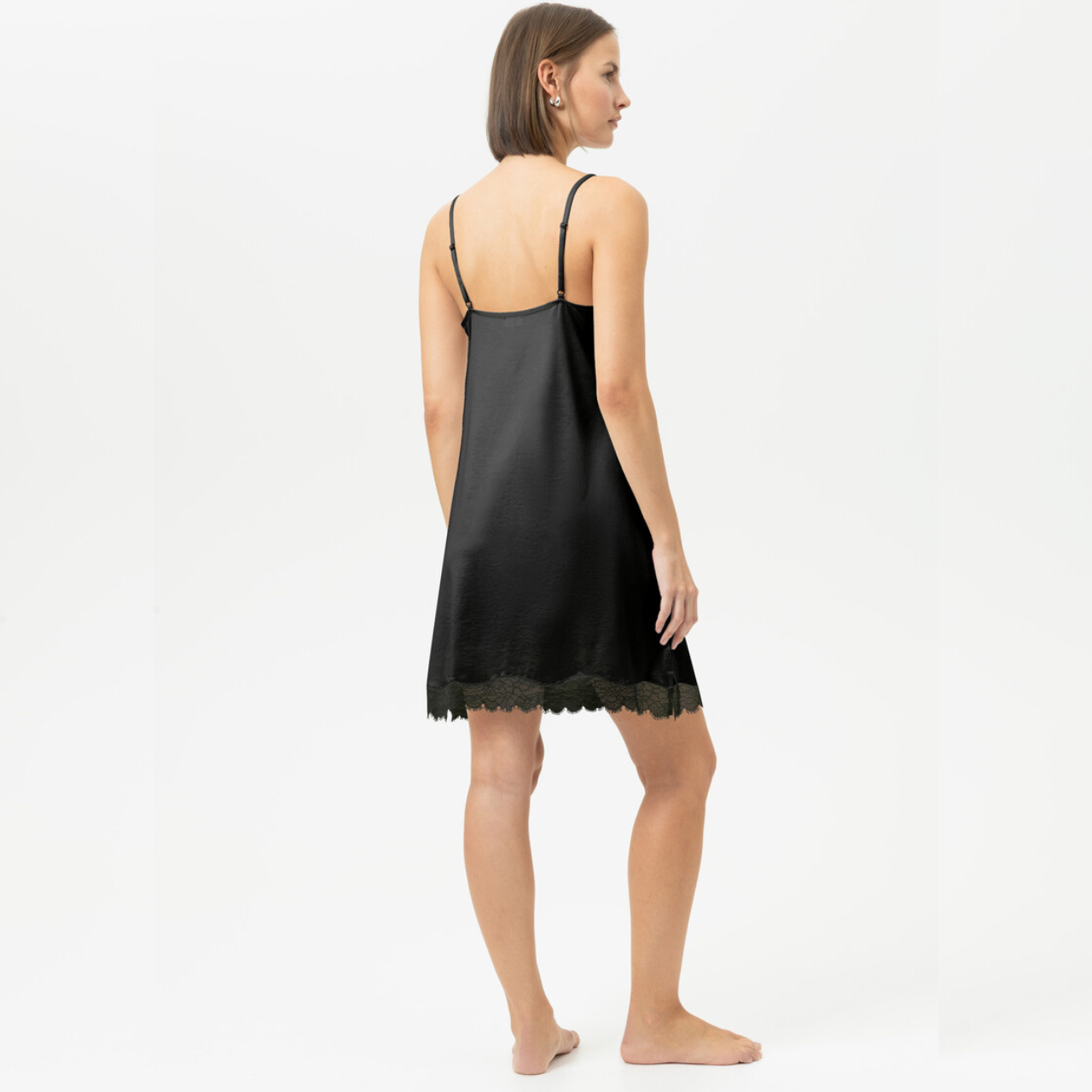Serie Pure Shine Lace Short Negligé in Black