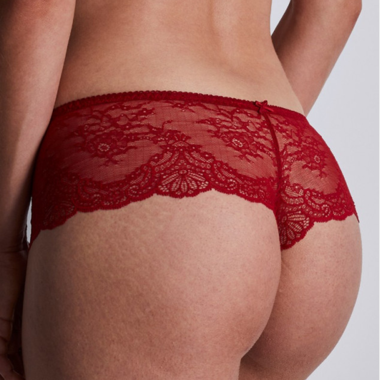 Danse Des Sense Shorts in Red