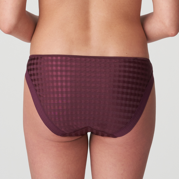 Avero Brief in Wine