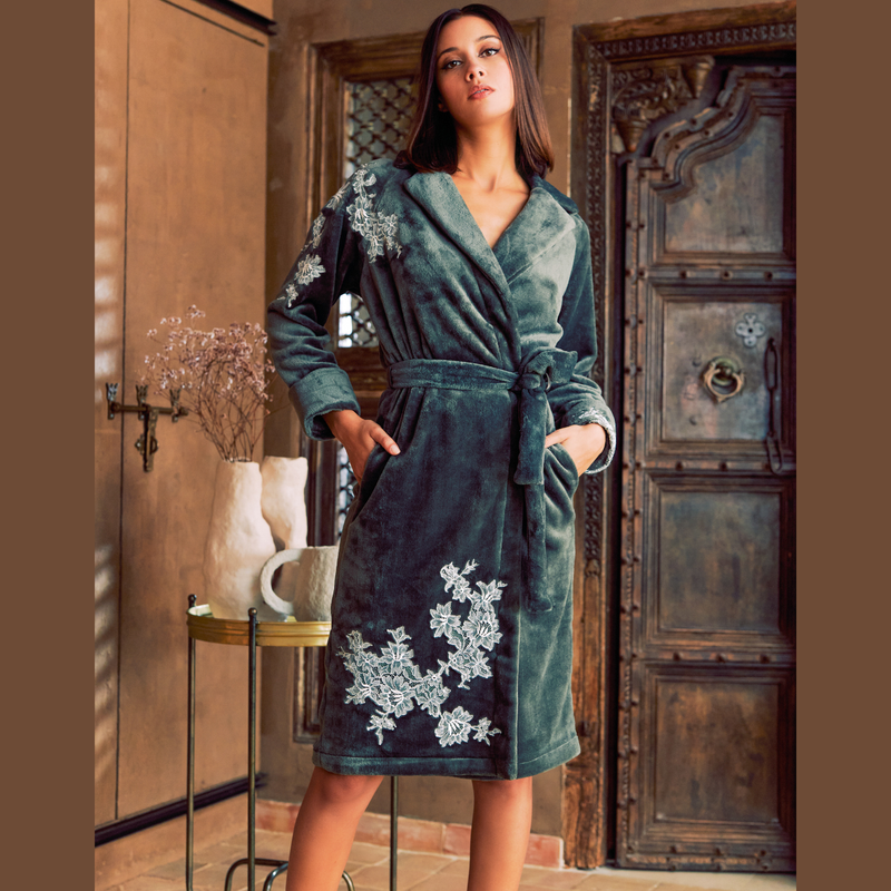 Sissy Fleece and Lace Robe in Ardoise and Natural