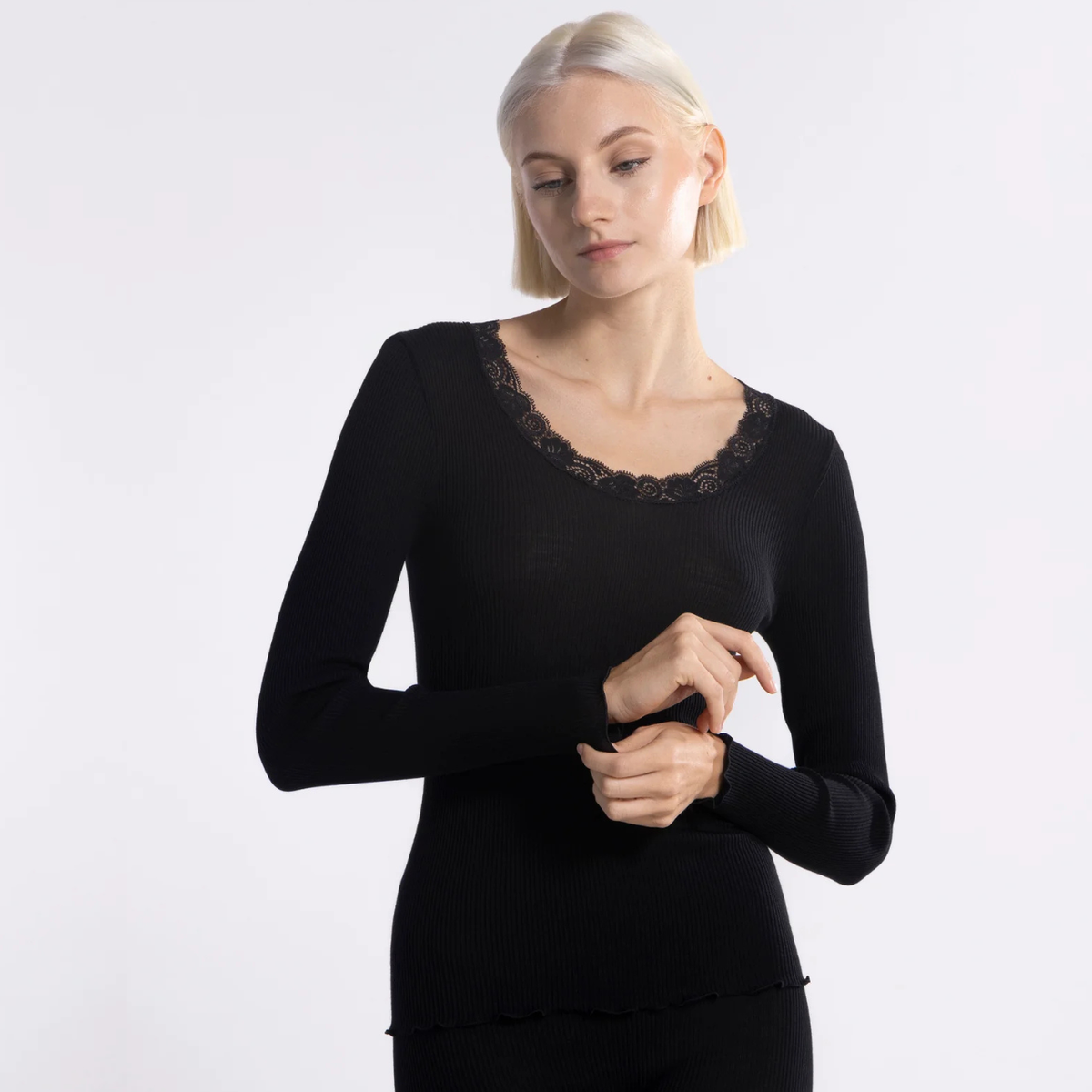 Long-sleeved Top in Wool and Silk with Leavers Lace