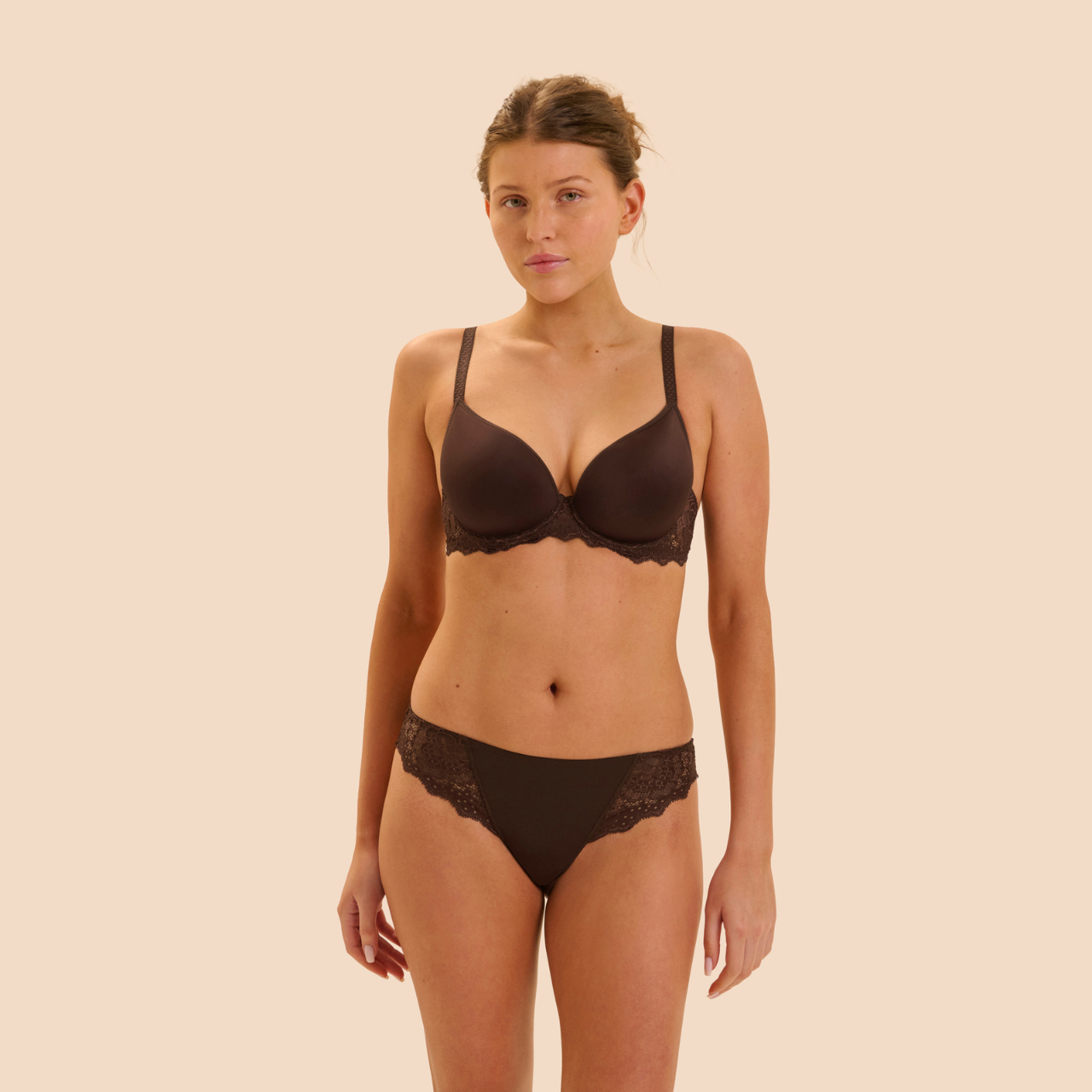 Caresse 3D Plunge Bra in Cocoa