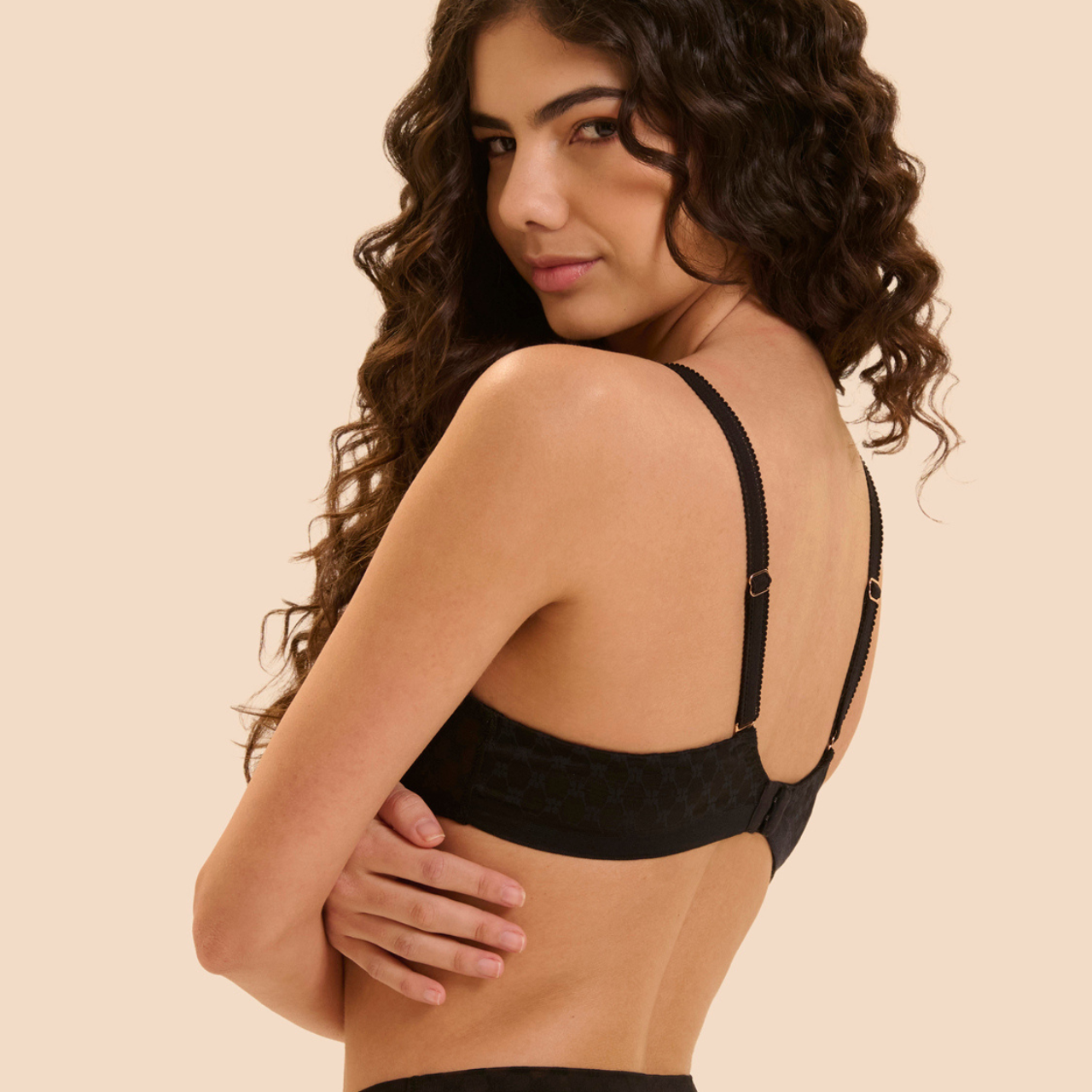 Plume Moulded Plunge Bra in Black