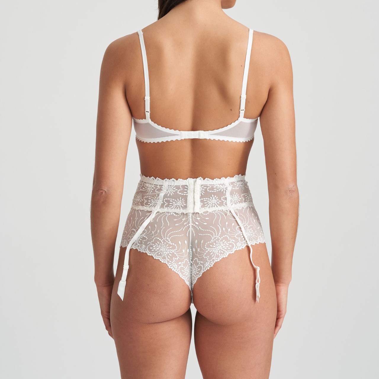 Jane Horizontal Seam Bra in Natural