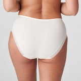 Gythia Full Brief in Geisha