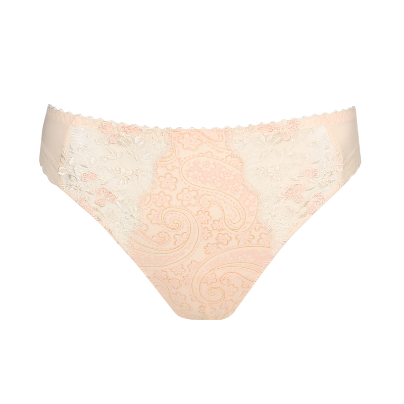 Gythia Rio Brief in Geisha