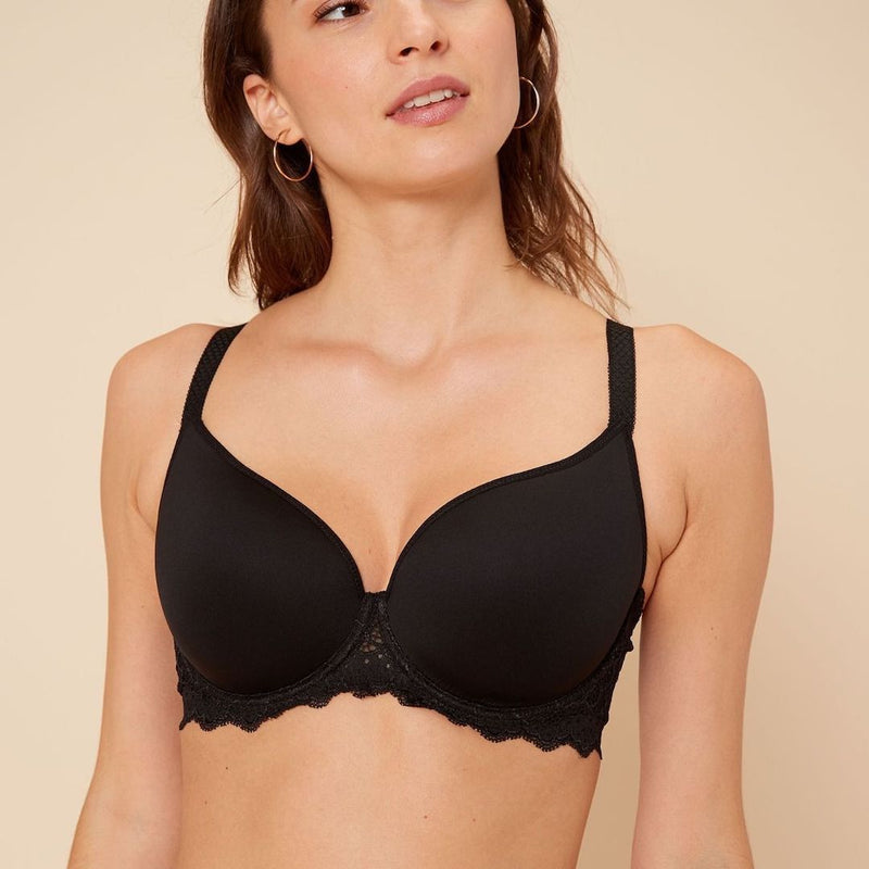 Simone Perele, Caresse, 3D spacer cups, underwired, smooth, t-shirt, bra, light mould, plunge, low neckline, black, lace along the band and straps, Caroline Randell. 