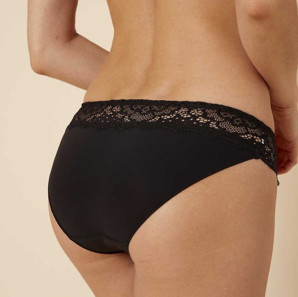 Simone Perele, Caresse, bikini brief, slip brief, classic brief, lace inserts, black colour, Caroline Randell.